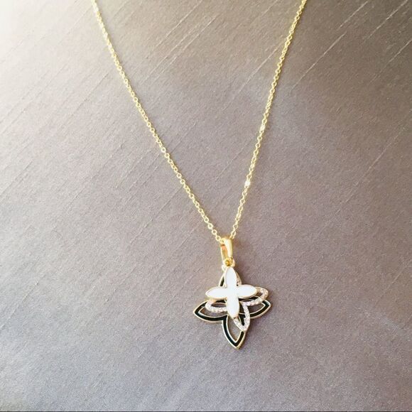 Layered Flower Charm Pendant Long Necklace NWT - Picture 5 of 9